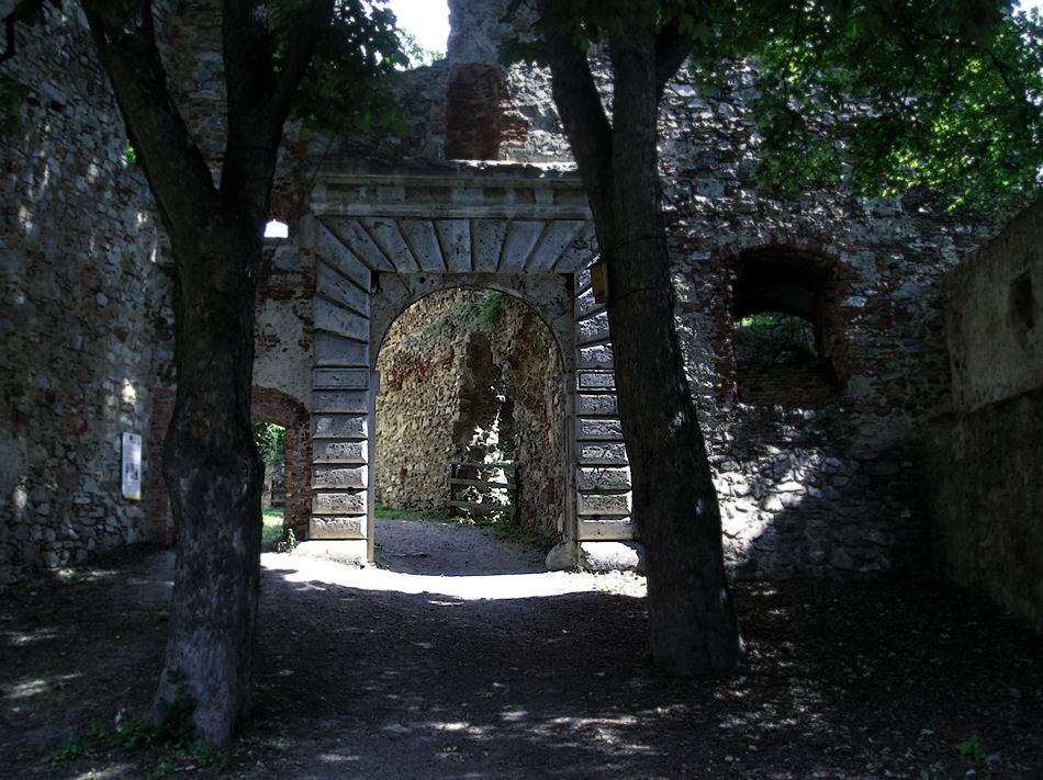 Burgruine Landsee, 2006, Foto: (C) Herbert Swaton