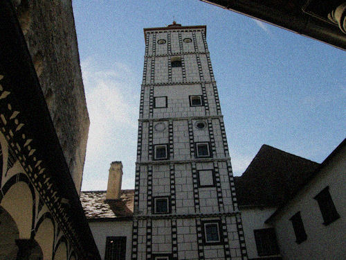 Blick vom kleinen Hof auf den Renaissancehochturm